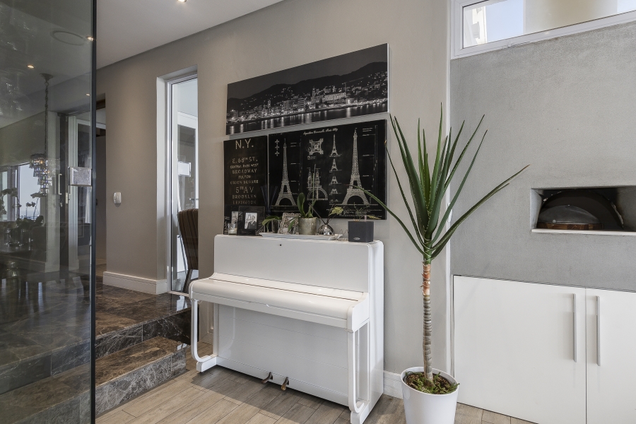 5 Bedroom Property for Sale in Meerhof Estat Western Cape